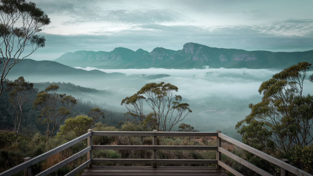 Thelowdownunder travel